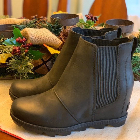 Sorel Shoes - NWT Sorel Joan Of Arctic Chelsea Wedge
